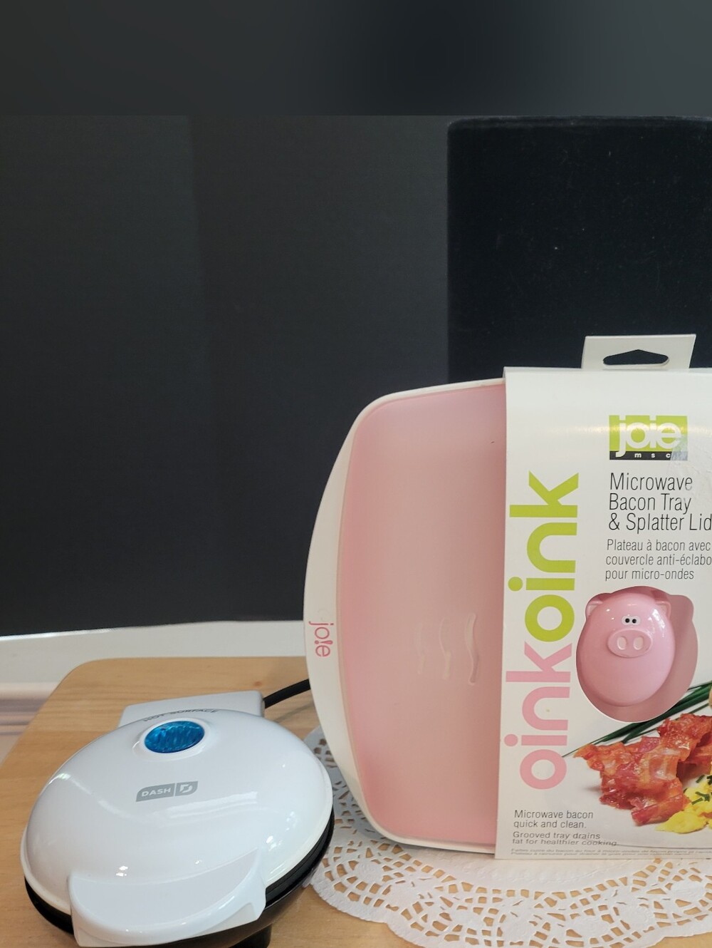 Microwave Bacon Tray w/ Splatter Lid & Dash Mini Griddle